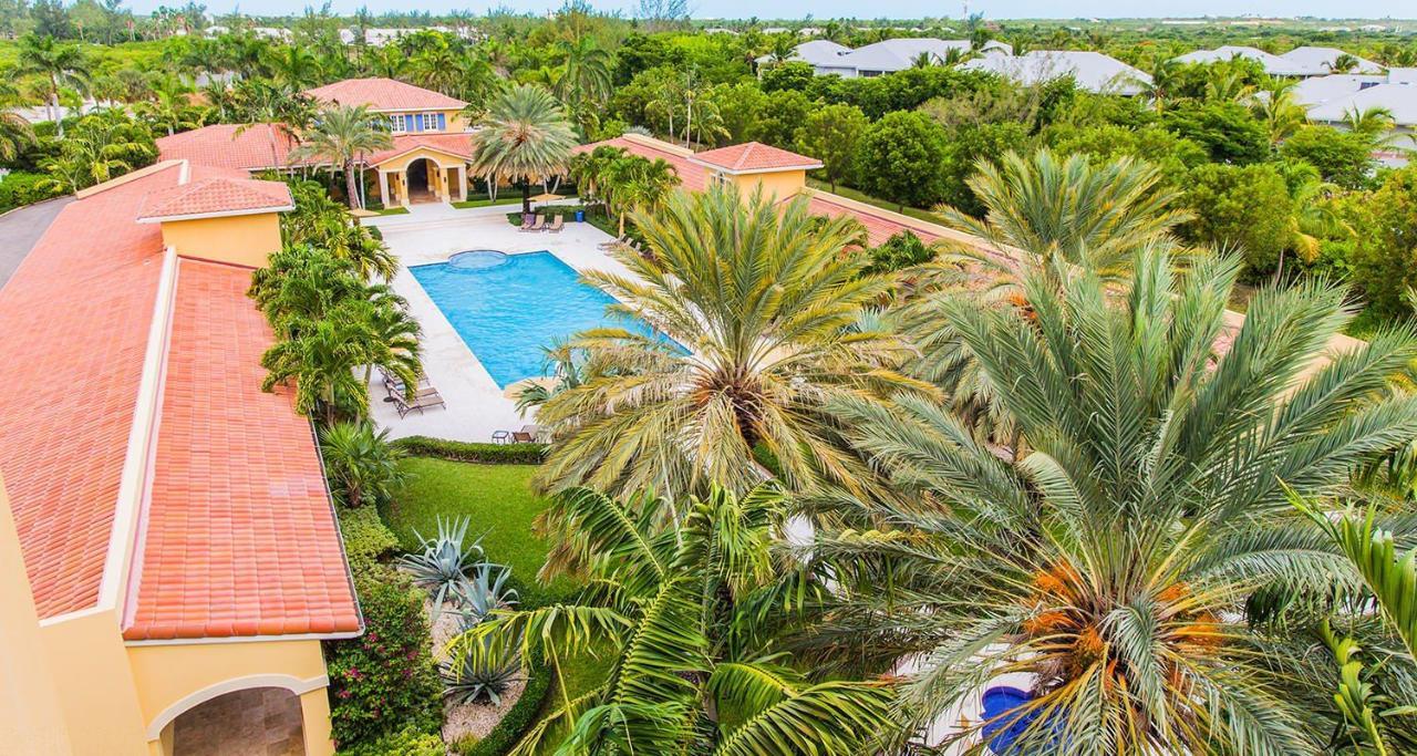 The Tuscany On Grace Bay Exterior photo