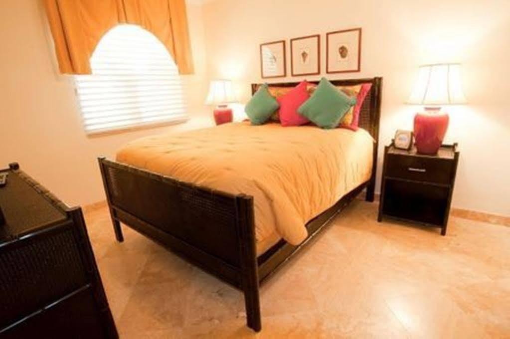 The Tuscany On Grace Bay Exterior photo